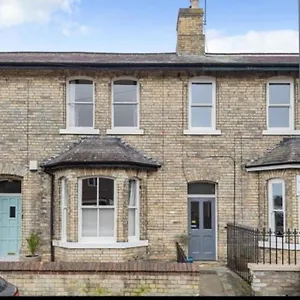  Apartment Lovely Spacious Home, 8mins Walk To Minster