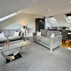  Apartment 7 Bluebridge Court With Free Parking